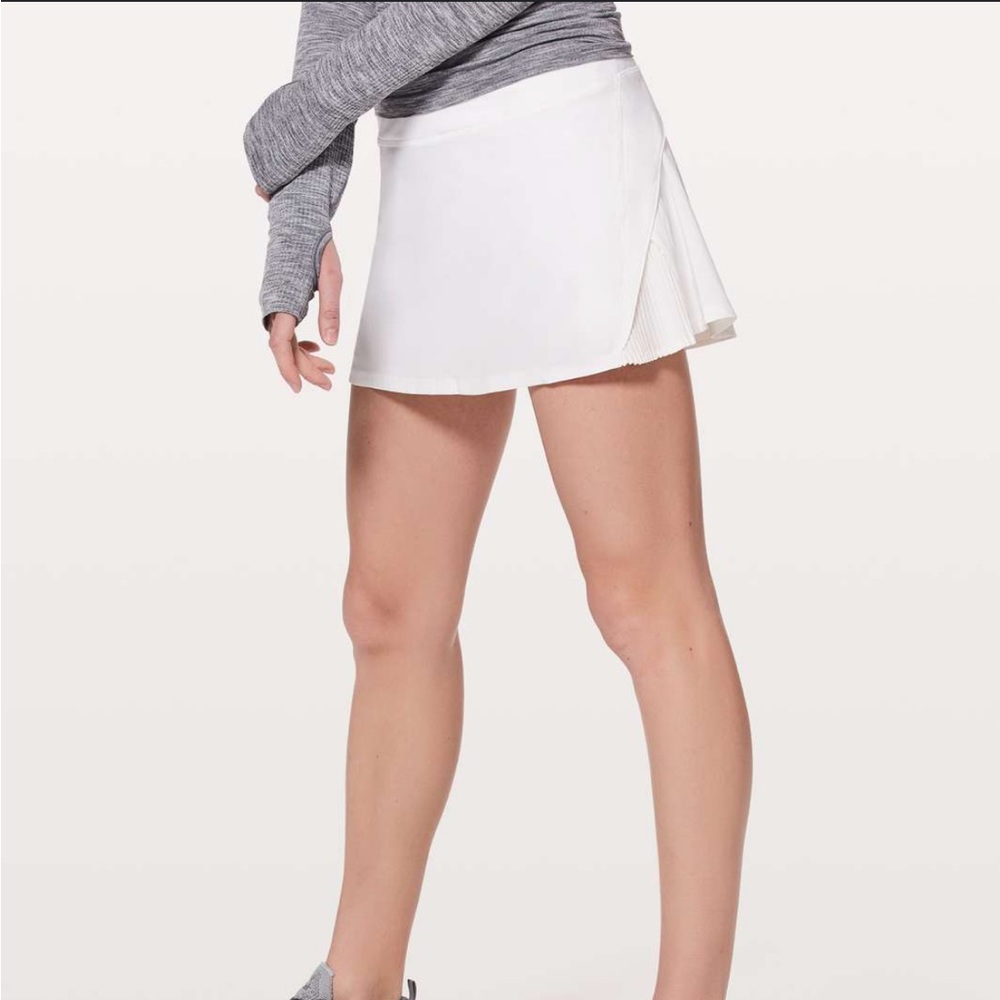 Lululemon play off the pleats skirt EUC
